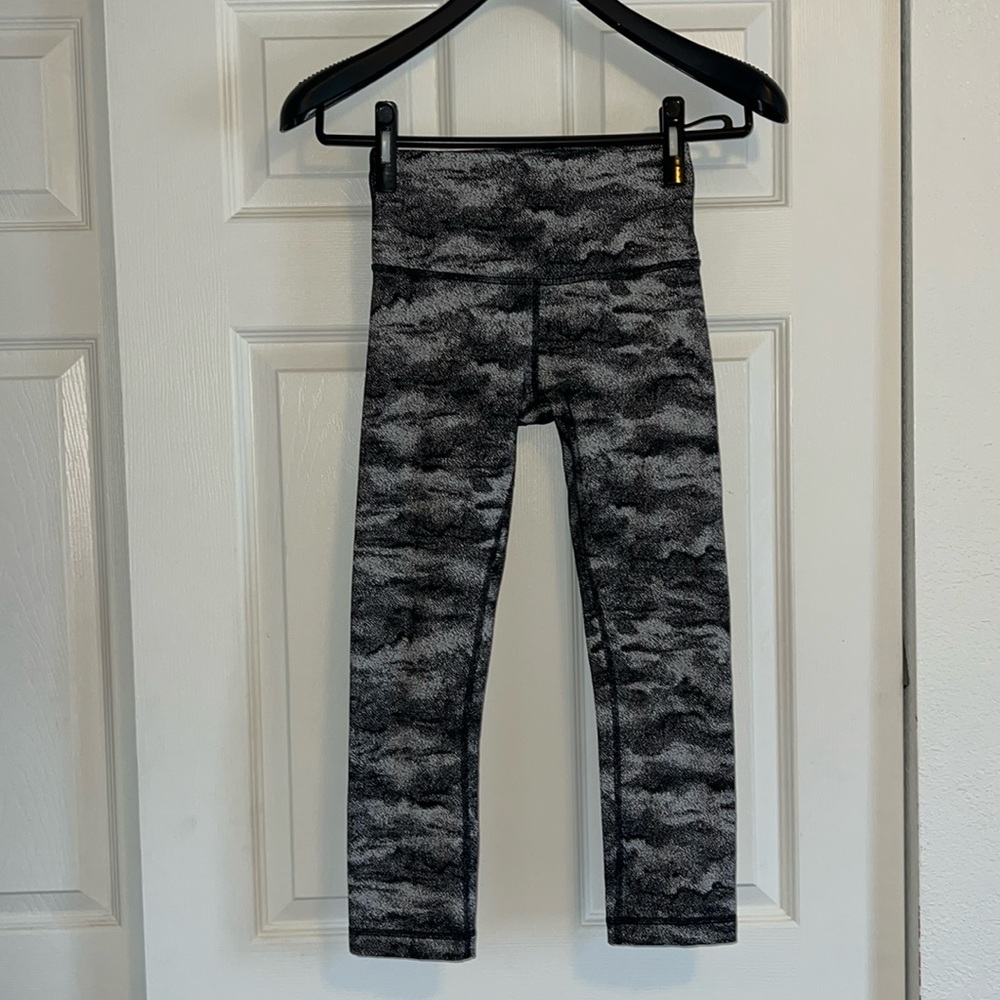 Lululemon Wunder Under Crop (Hi-Rise) Size 4